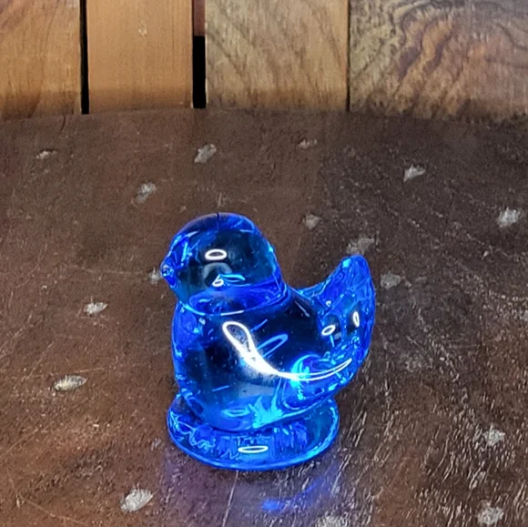 Mini Blue Glass Bird Figurine - Picture 4 of 13